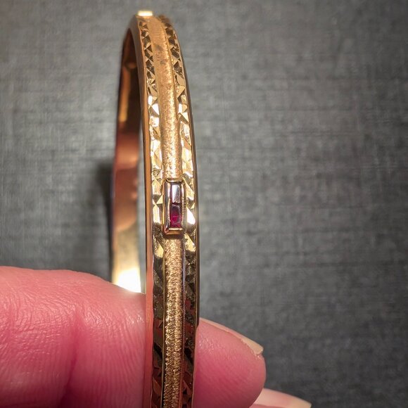 Vintage ITALIAN 18K Yellow Gold Bangle Bracelet, 10.7 grams - Picture 7 of 16